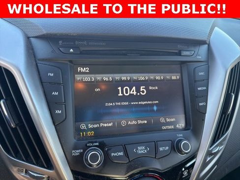 Used 2015 Hyundai Veloster RE:FLEX Edition image 13