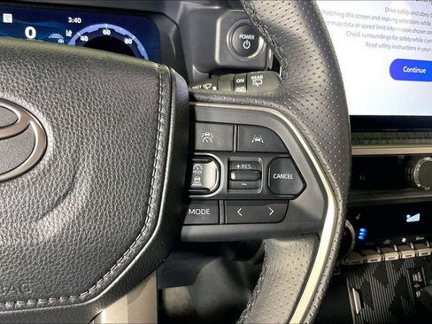 Used 2025 Toyota 4Runner Platinum AWD/4WD image 23
