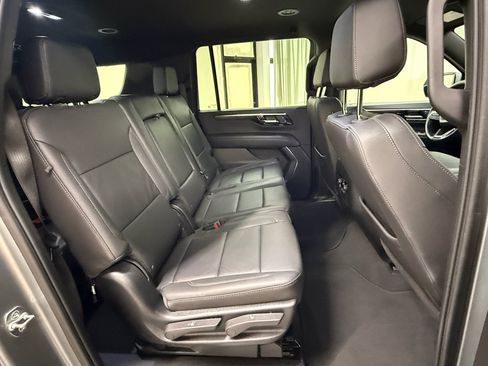 Certified 2025 Chevrolet Suburban Z71 AWD/4WD image 22
