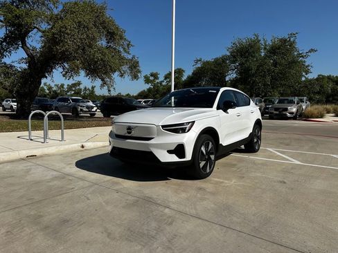 Used 2024 Volvo C40 Recharge Core w/ Climate Package image 2