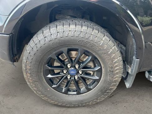 Used 2019 Ford F150 XLT w/ Equipment Group 302A Luxury AWD/4WD image 9