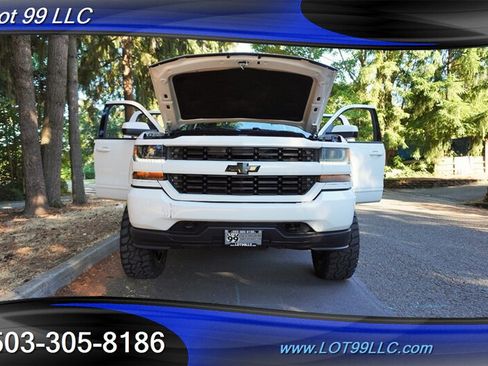 Used 2018 Chevrolet Silverado 1500 LT w/ All Star Edition AWD/4WD image 27
