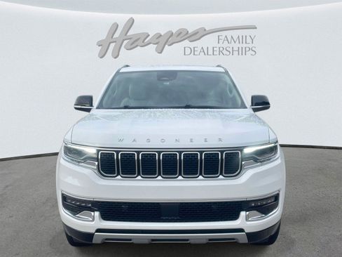 Used 2024 Jeep Wagoneer Series II w/ Flexible Seating Group RWD image 8