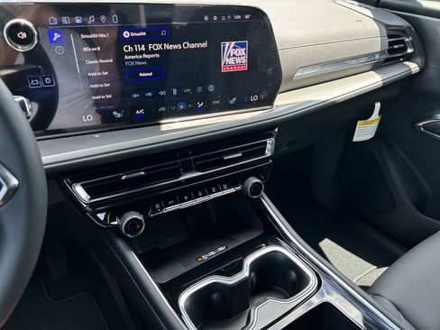 New 2026 Chevrolet Traverse LT w/ Sun and Wheel Package image 59