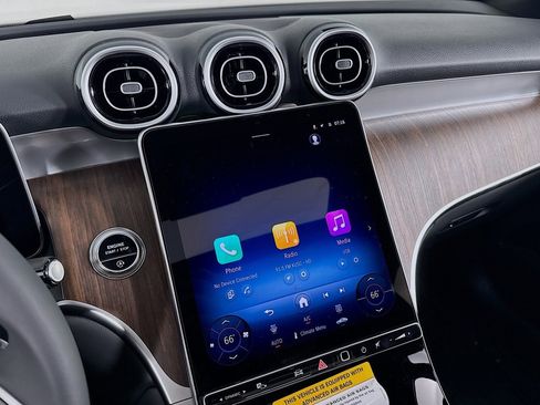 New 2026 Mercedes-Benz GLC 300 image 19