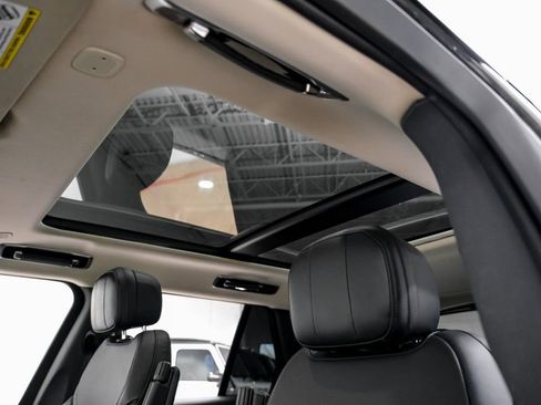 Used 2023 Land Rover Range Rover SE image 7