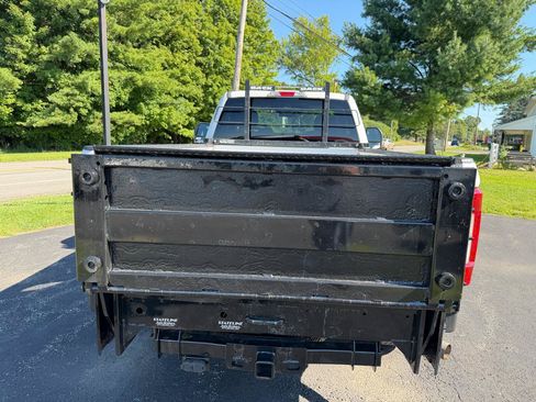 Used 2017 Ford F250 XL w/ Power Equipment Group AWD/4WD image 6