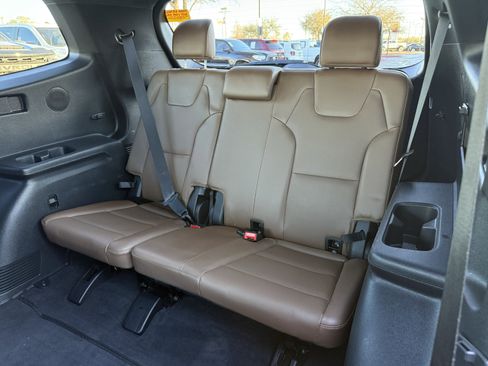 Used 2022 Kia Telluride SX w/ SX Prestige Package image 37