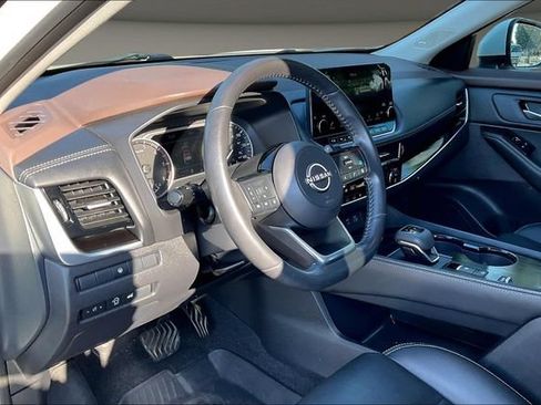 Certified 2023 Nissan Rogue SL w/ SL Premium Package FWD image 12