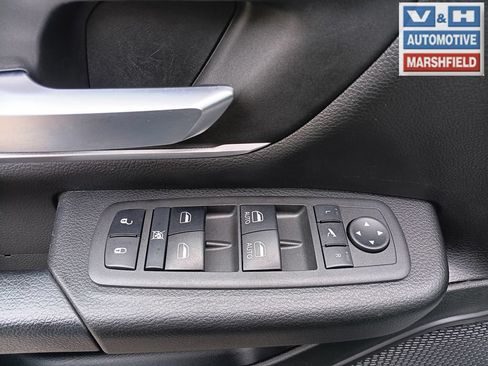 Used 2022 RAM 1500 Big Horn AWD/4WD image 27