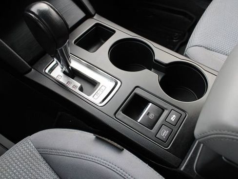 Used 2018 Subaru Outback 2.5i Premium image 16