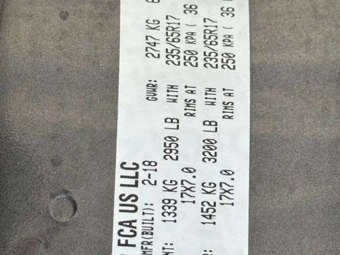 Used 2018 Chrysler Pacifica Touring-L image 11