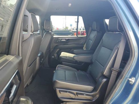 Used 2025 Chevrolet Tahoe Premier RWD image 18