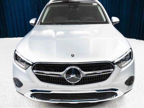 New 2026 Mercedes-Benz GLC 300 image 2