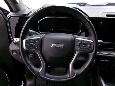 Used 2024 Chevrolet Silverado 1500 LT Trail Boss AWD/4WD image 6