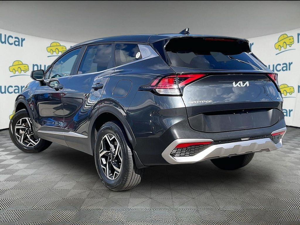 Used 2023 Kia Sportage LX AWD/4WD image 4