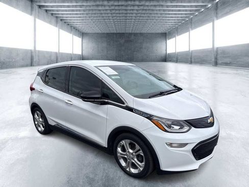Used 2020 Chevrolet Bolt LT image 2