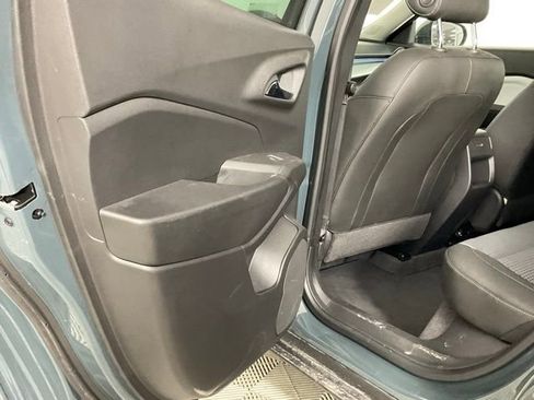 Used 2025 Chevrolet Trax LT w/ Driver Confidence Package image 16