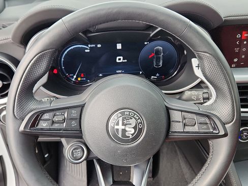 Used 2024 Alfa Romeo Stelvio Veloce image 21