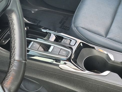 Used 2022 Chevrolet Bolt EUV Premier w/ Sun & Sound Package image 21