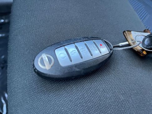 Used 2025 Nissan Versa SV image 21