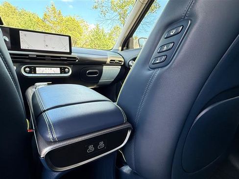 Used 2023 Genesis GV60 Performance image 18