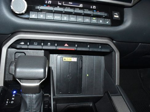 Used 2024 Toyota Sequoia 4WD image 20