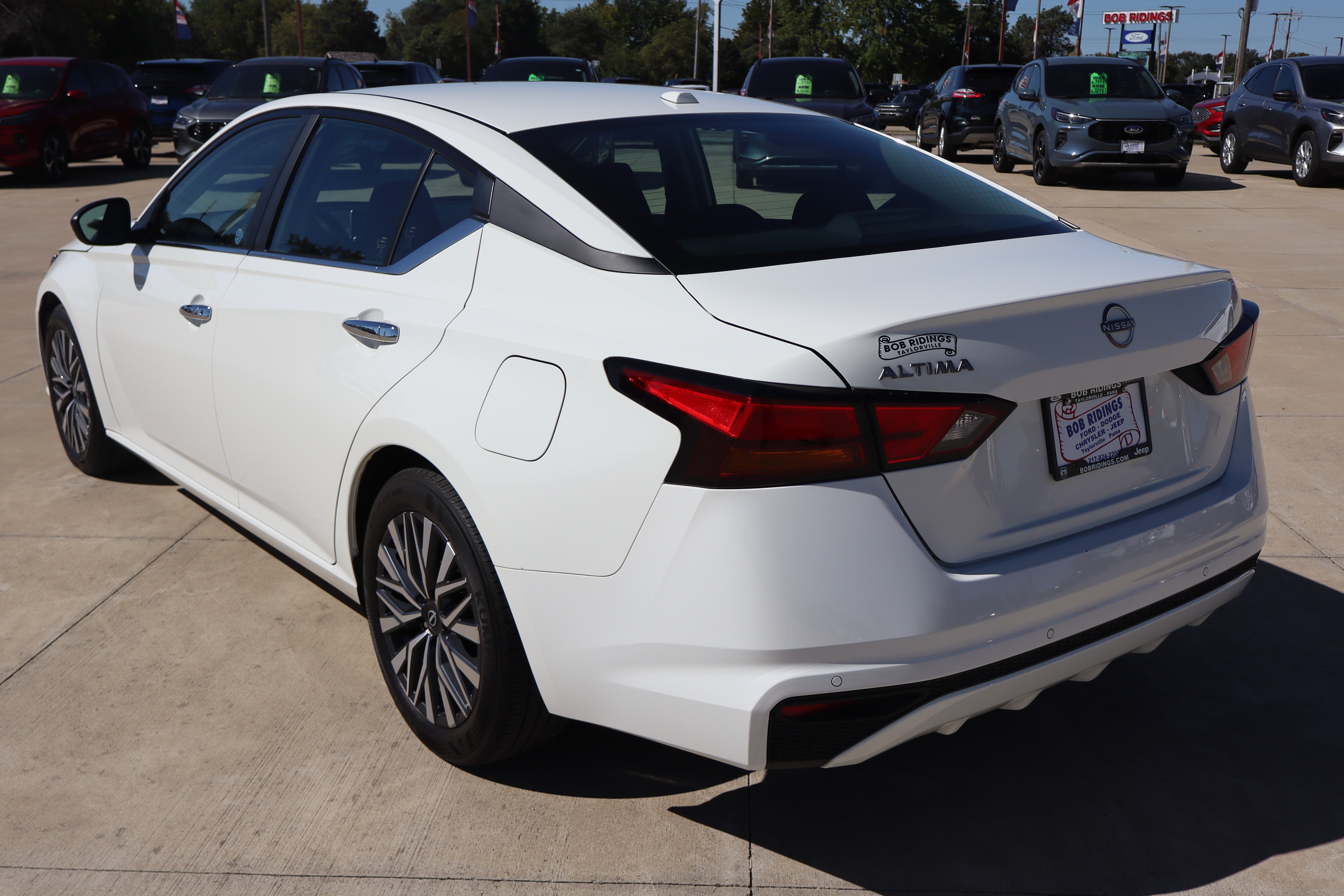 Used 2025 Nissan Altima 2.5 SV FWD image 7