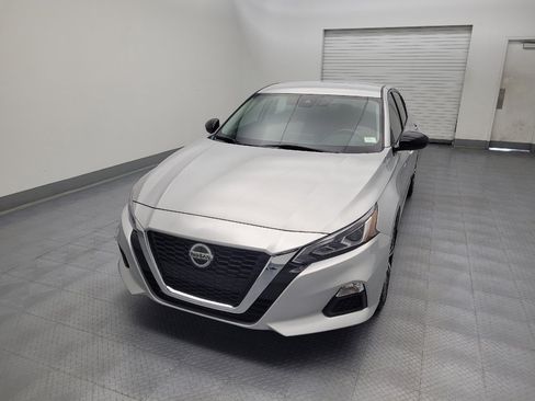 Used 2021 Nissan Altima 2.5 SR FWD image 15