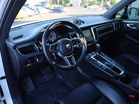 Used 2016 Porsche Macan S image 24