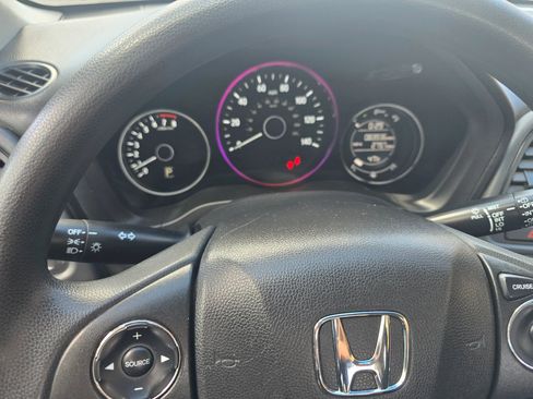 Used 2016 Honda HR-V LX image 18