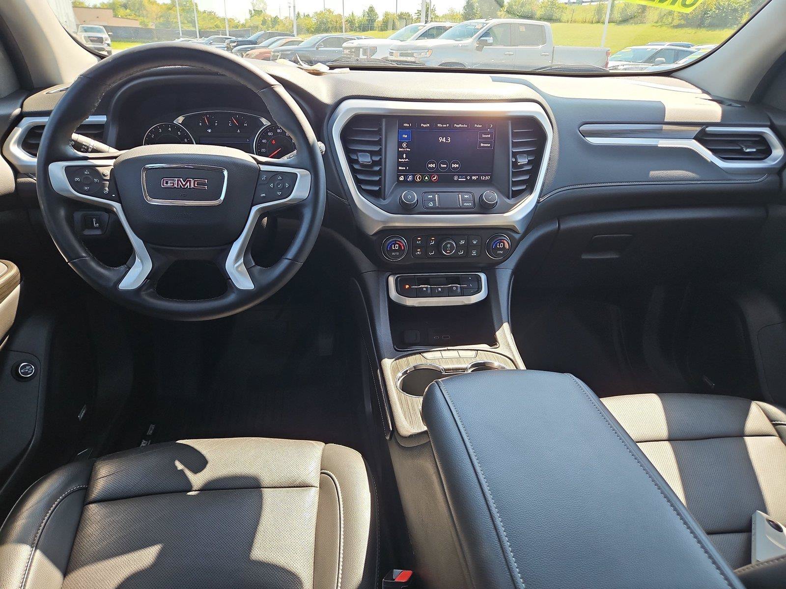 Used 2023 GMC Acadia SLT w/ Preferred Package AWD/4WD image 10