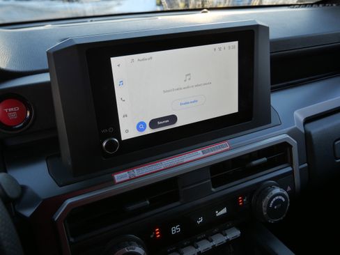 Certified 2025 Toyota 4Runner TRD Off-Road image 23