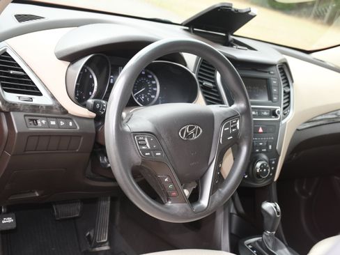 Used 2017 Hyundai Santa Fe Sport image 8