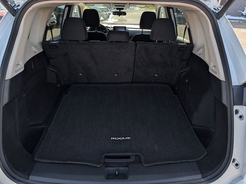 Used 2025 Nissan Rogue SV image 14