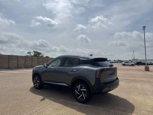 Certified 2025 Nissan Kicks SV w/ SV Premium Package FWD image 15