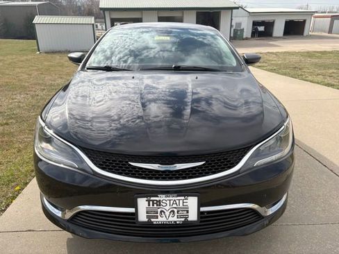 Used 2016 Chrysler 200 Limited image 2
