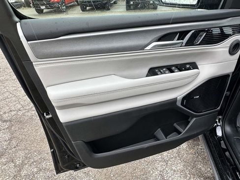 New 2026 Jeep Grand Wagoneer L Limited image 11