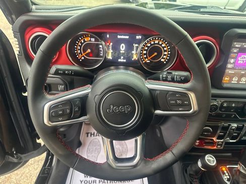 Used 2023 Jeep Wrangler Unlimited Rubicon w/ Cold Weather Group AWD/4WD image 27