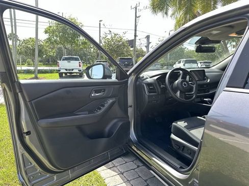 Used 2024 Nissan Rogue SV FWD image 22