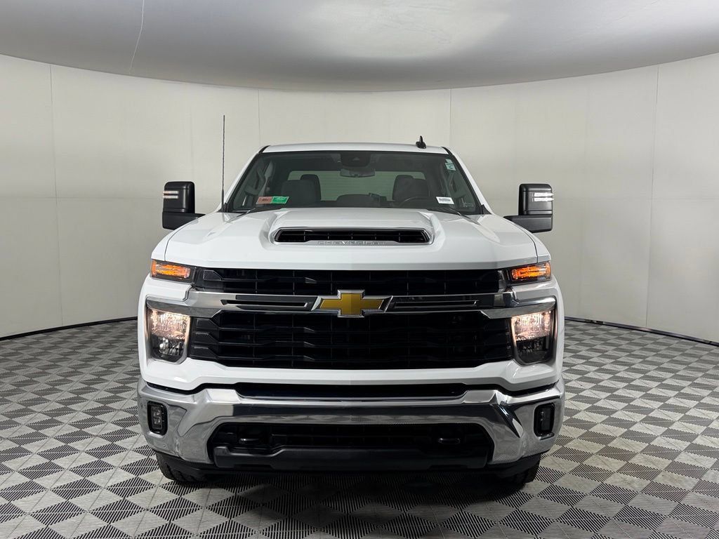 Used 2025 Chevrolet Silverado 2500 LT w/ Convenience Package AWD/4WD image 2