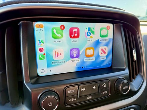 Used 2018 Chevrolet Colorado Z71 image 28