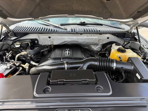 Used 2015 Lincoln Navigator 2WD image 40