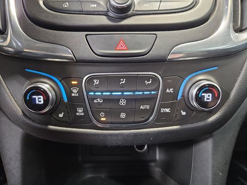 Used 2019 Chevrolet Equinox LT image 25