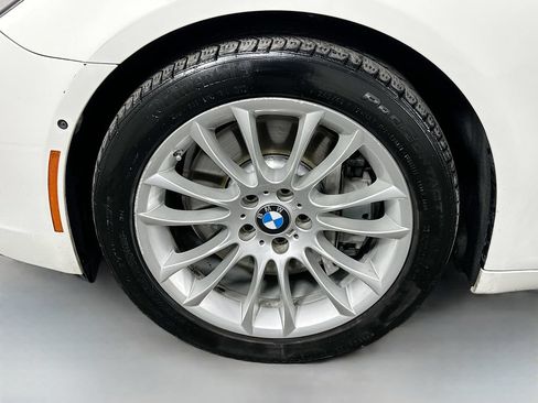 Used 2013 BMW 750Li RWD image 32