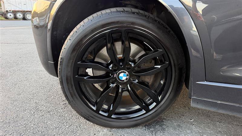 Used 2018 BMW X4 M40i AWD/4WD image 16