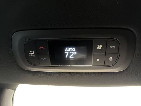 New 2026 Chrysler Pacifica Select image 33