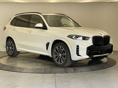 New 2026 BMW X5 xDrive40i w/ M Sport Package AWD/4WD image 7