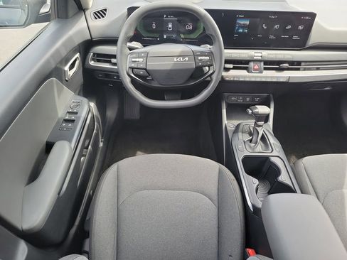 Used 2025 Kia K4 FWD image 12