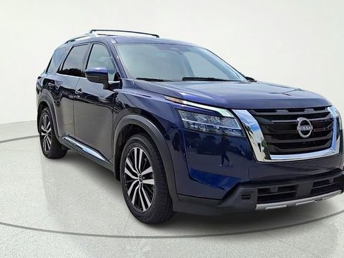 Certified 2024 Nissan Pathfinder Platinum w/ Cargo Package FWD image 1